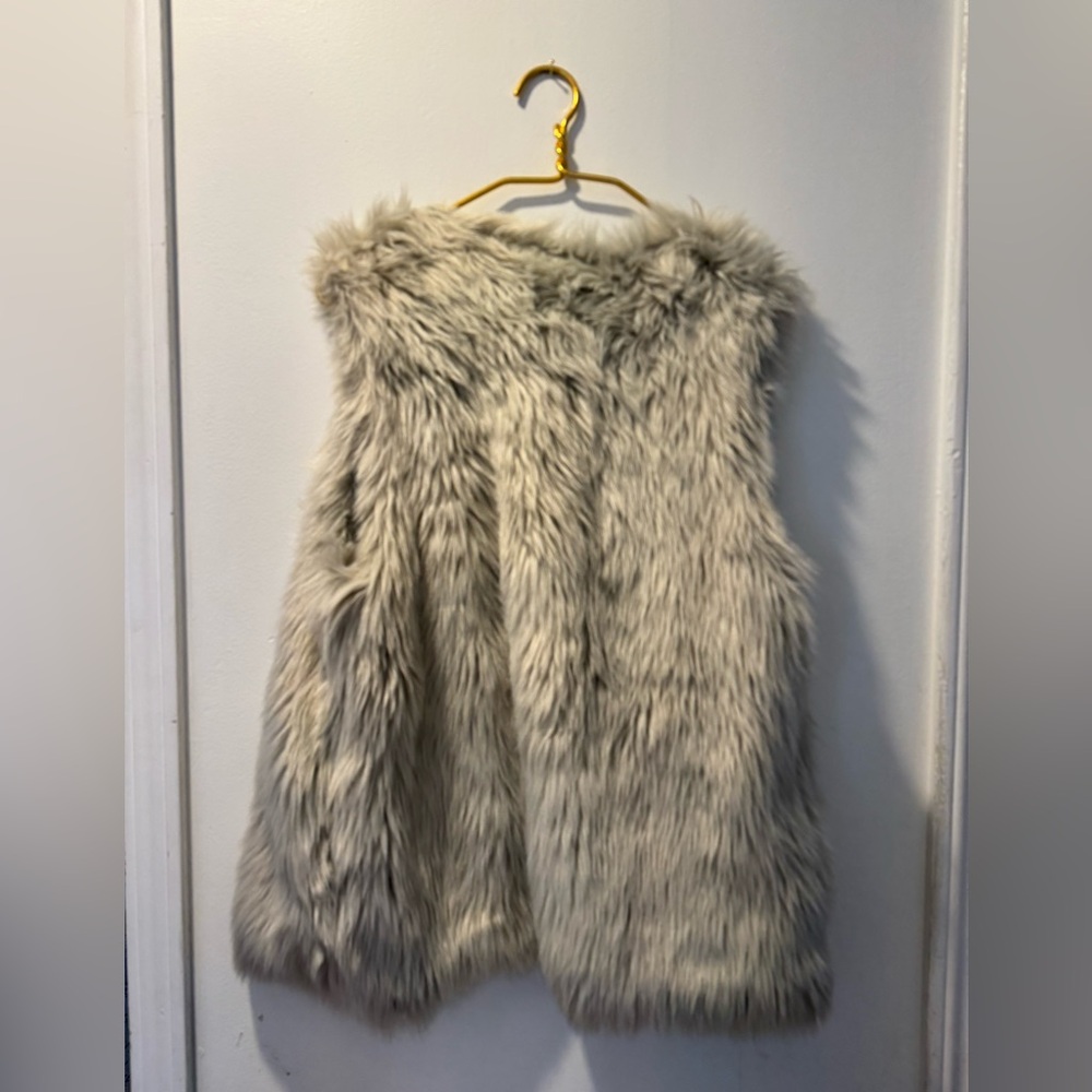 Dylan faux fur vest - Picture 5 of 5